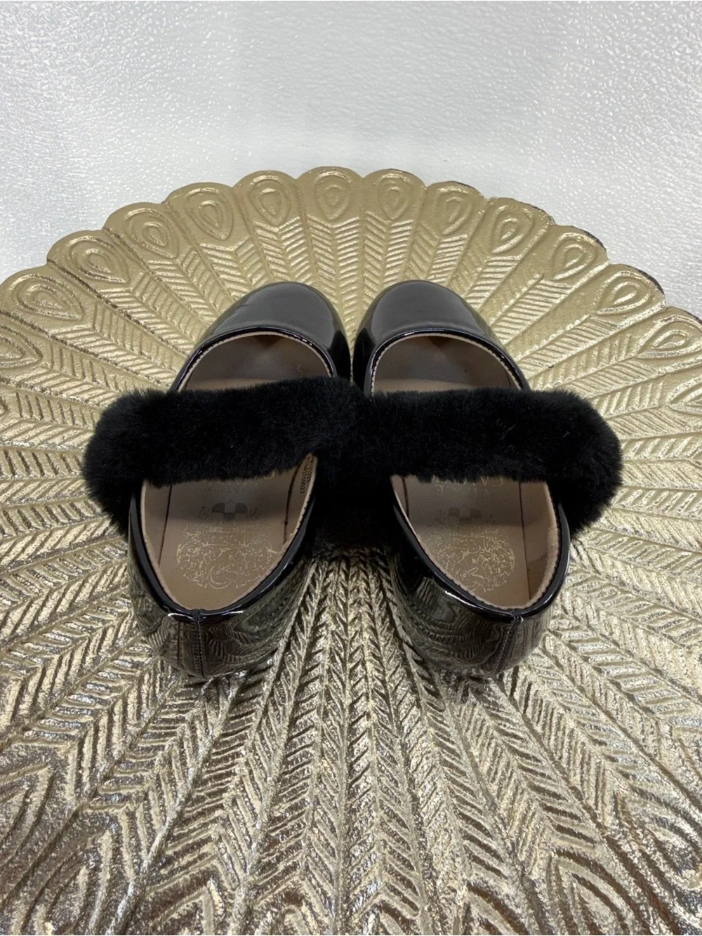 Vince Camuto Girls Black Patent‎ Faux Fur Mary Jane Flats Size 7